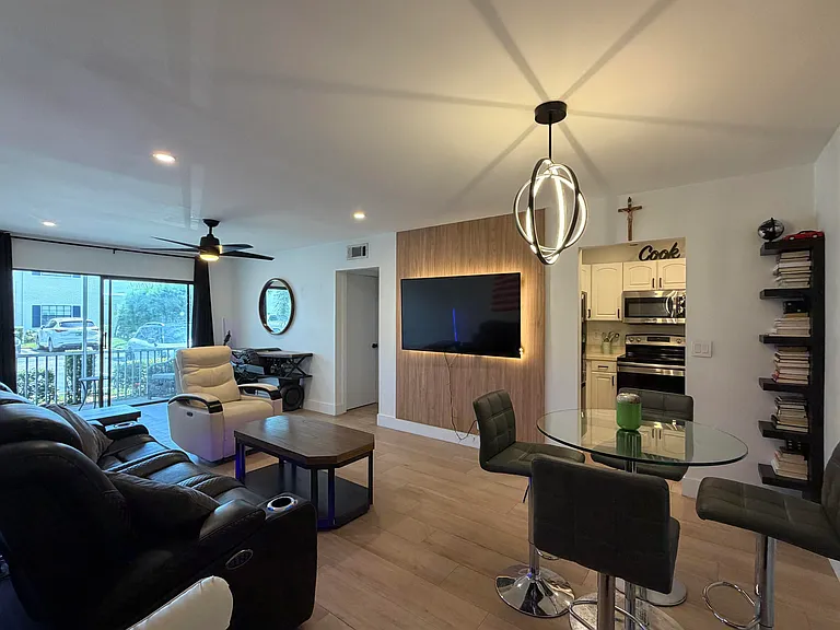 180 Cypress Club Dr #815 — Photo 10