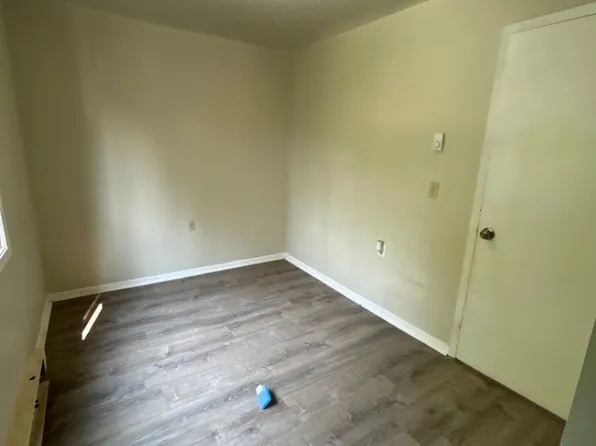 704 West St APT 5, New Virginia, IA 50210