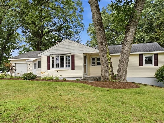 2nd image of 28 Intervale Rd