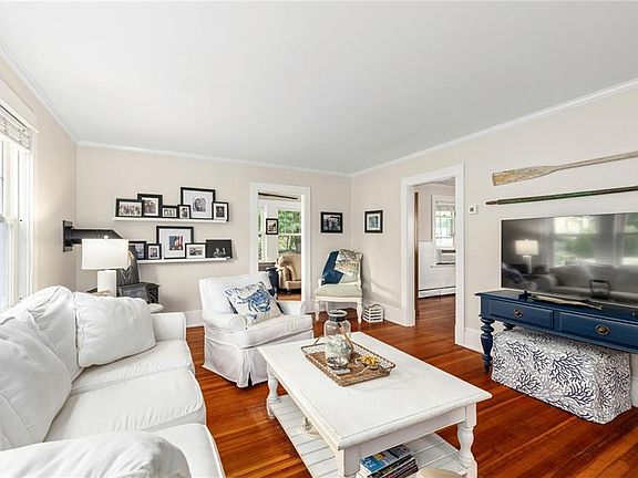 3rd image of 174-176 Kenyon Ave