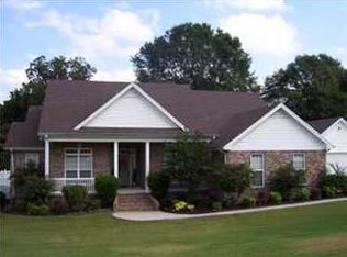 919 Warren Ave, Tuscumbia, AL 35674