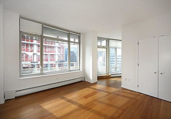 4th image of 205 E 59th St #2402