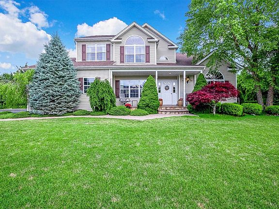 4th image of 44 Ashley Cir