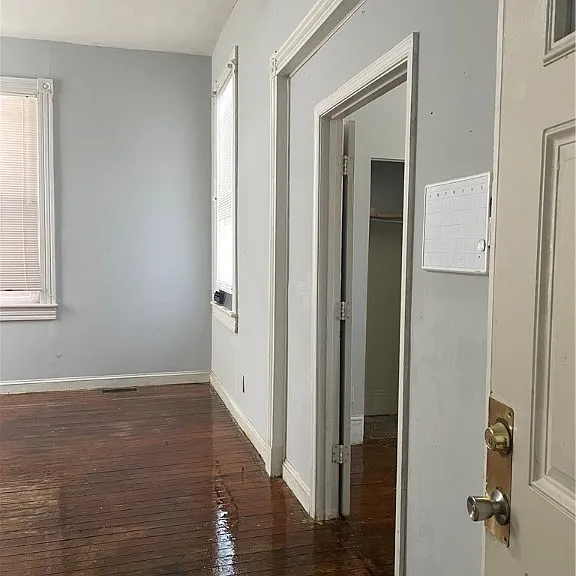 712 W Washington St #B — Photo 5