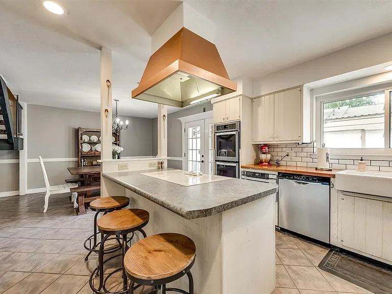 426 Westview Ter — Photo 8