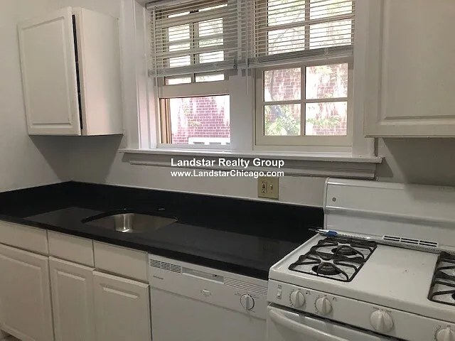 1454 Oak Ave #3W — Photo 15