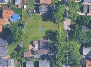 1414 N Pleasant Dr, Round Lake Beach, IL 60073