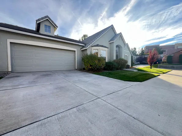 4770 Wood Thrush Ln, Sparks, NV 89436