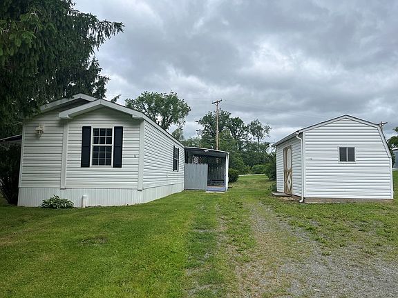 2nd image of 7 E Delmar Mdws
