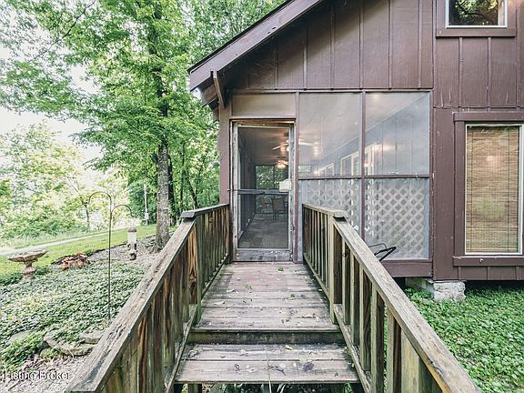 3rd image of 300 Ammons Stephensport Ln