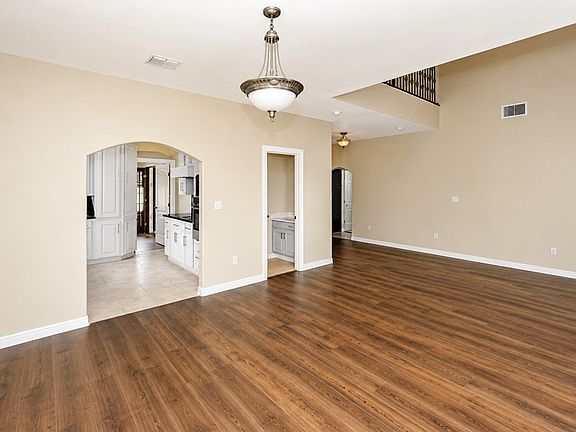 5th image of 1045 S 13th St