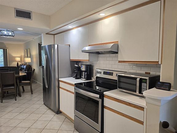 3rd image of 1606 Abaco Drive #E1