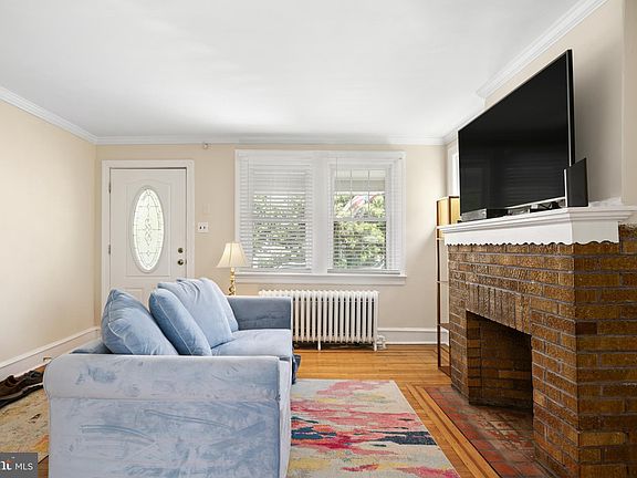 2nd image of 315 Rector St