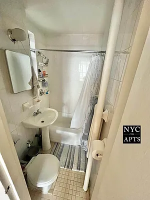 Rented by New York City Apartments | media 17