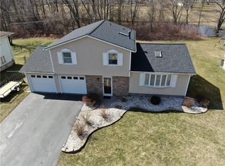 23 Bambi Ln, Gates, NY 14624