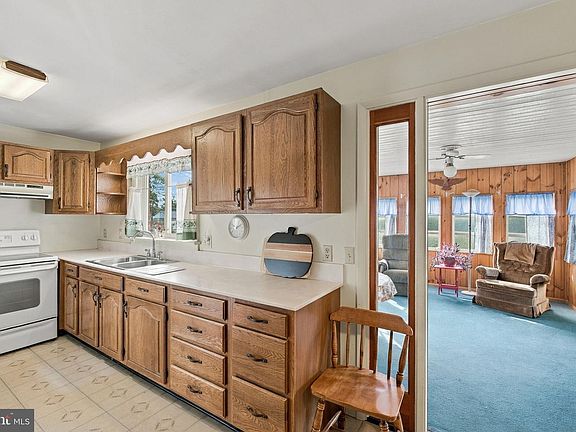 5th image of 1790 Pelham Dr