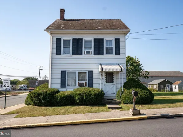 102 N Church St, Bally, PA 19503