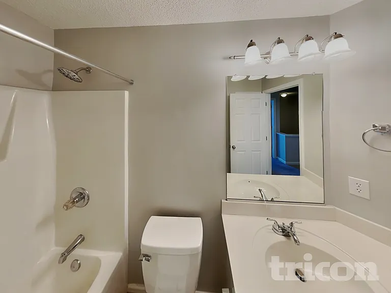 4828 Lighthouse Ct — Photo 12