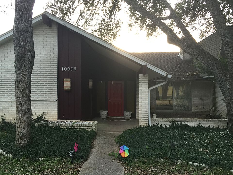 1st image of 10909 Whisper Valley St