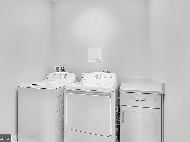 123 S Washington St #202 — Photo 9