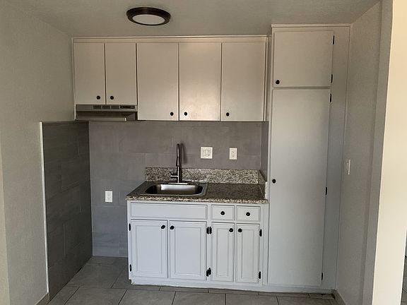 2nd image of 1033 Broad Ave