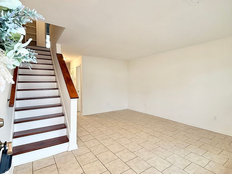 Living Room / Entry - 1st Floor