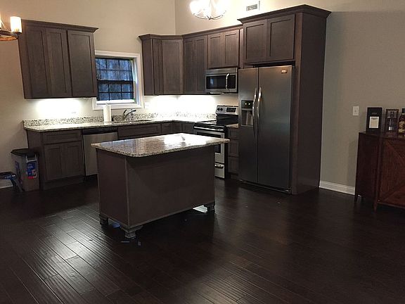2nd image of 201 Lynnwood Dr