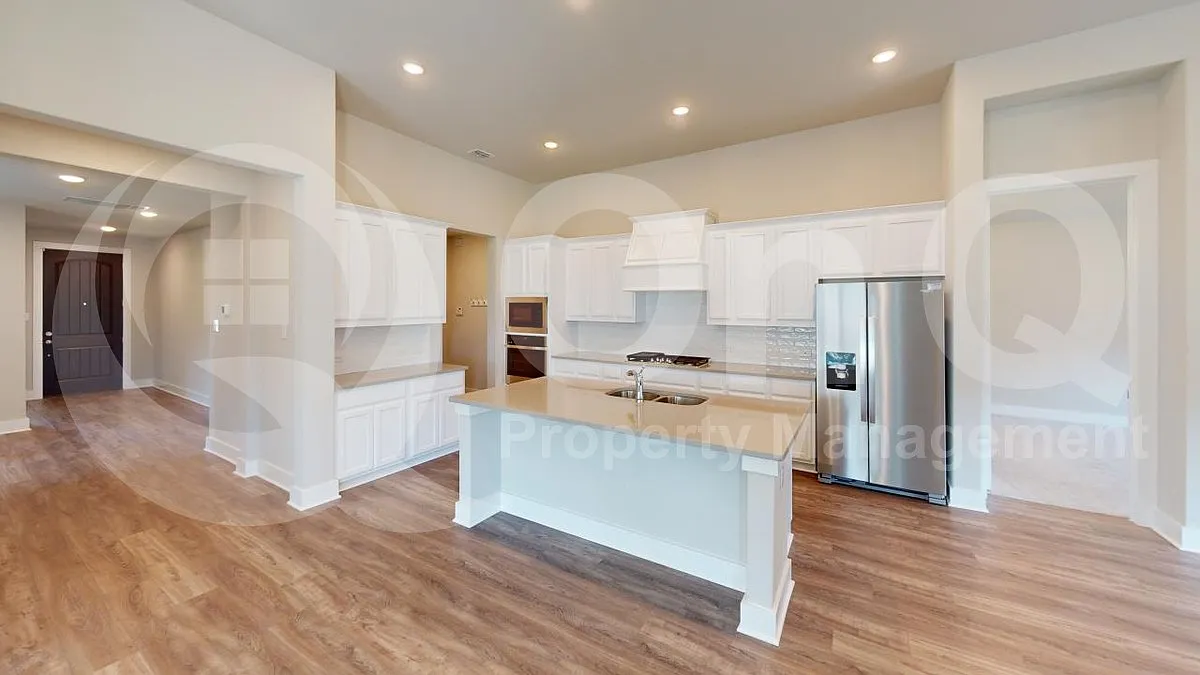 4 bed, 2.5 bath, 2891 sqft, $2,625 — Photo 3