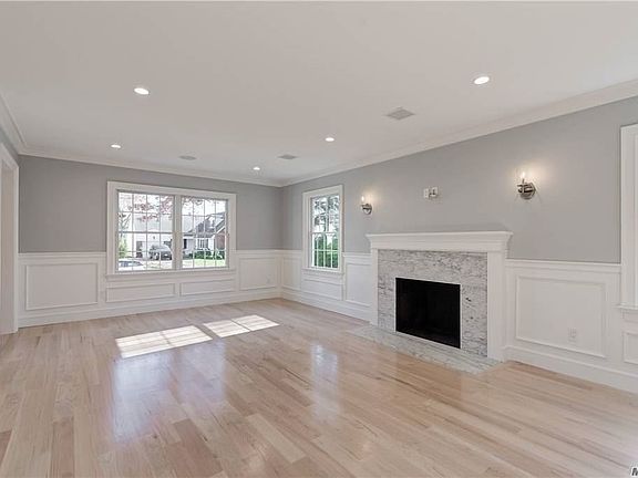 2nd image of 84 Wilson St