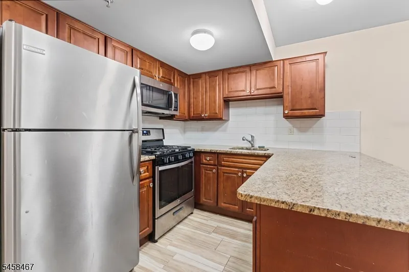 1 bed, 1.0 bath, $1,900 — Photo 3