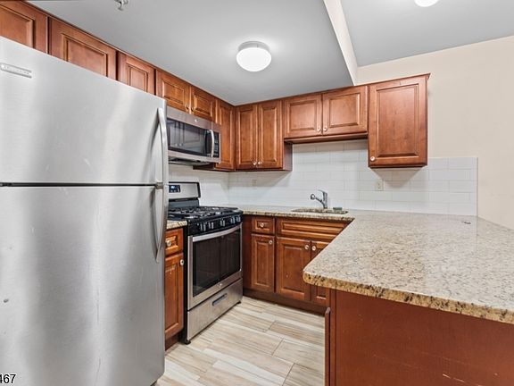 3rd image of 453-455 Washington St #1