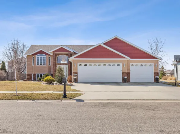 605 Lexington Ln, Moorhead, MN 56560