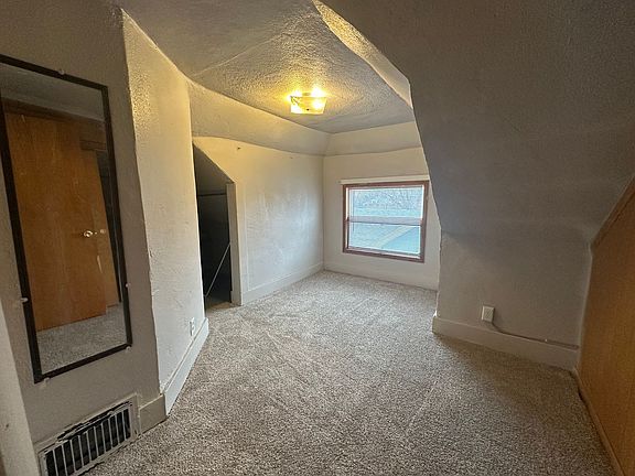 5th image of 320 S 17th St #3-1626
