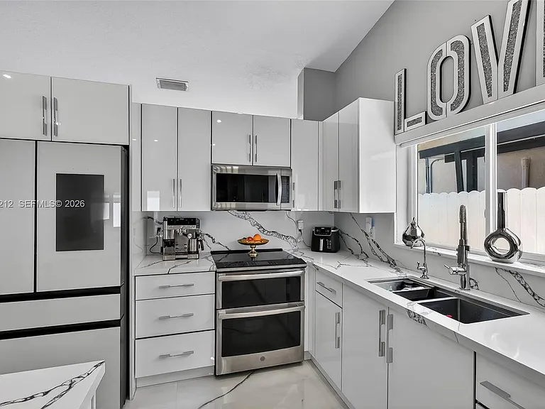 15167 SW 172nd Ter — Photo 23