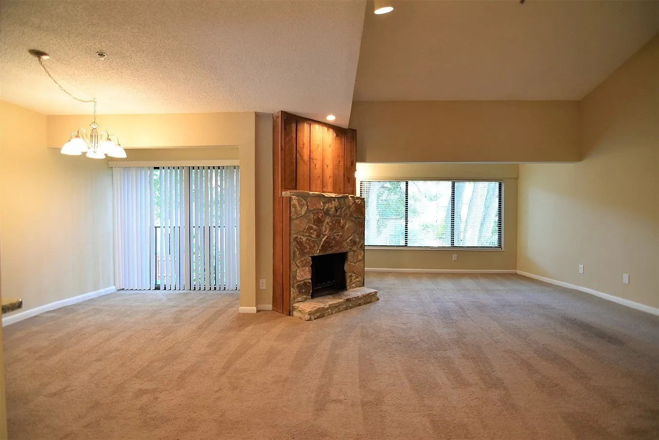 3br 2ba Gated Community Just South Of Downtown Orlando — Photo 3