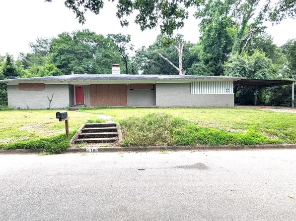 119 Thunderbird Dr, Athens, TX 75751