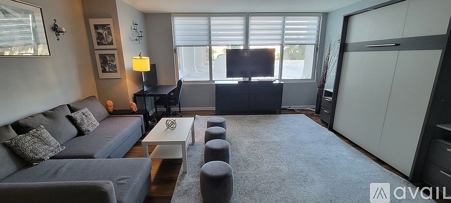 1st image of 1000 West Ave Penthouse 20