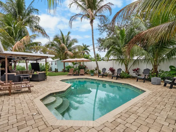 1521 Venus Avenue, Jupiter, FL 33469