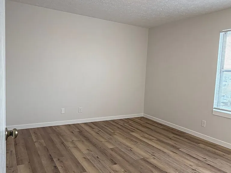 1900 Windemere Dr — Photo 13
