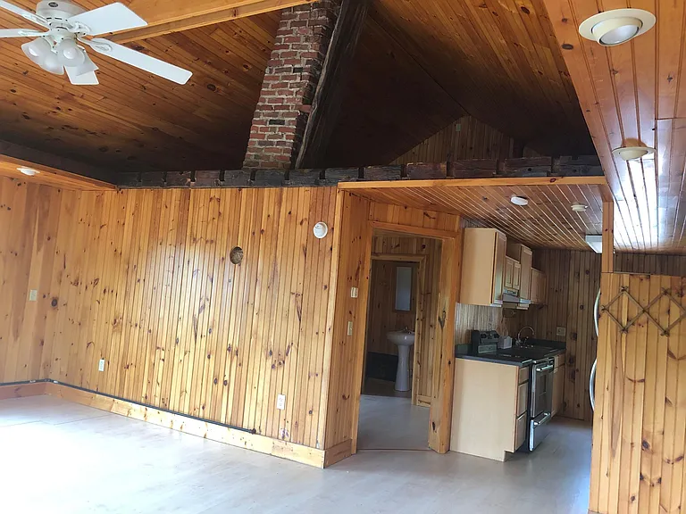 175 W Seneca St — Photo 4
