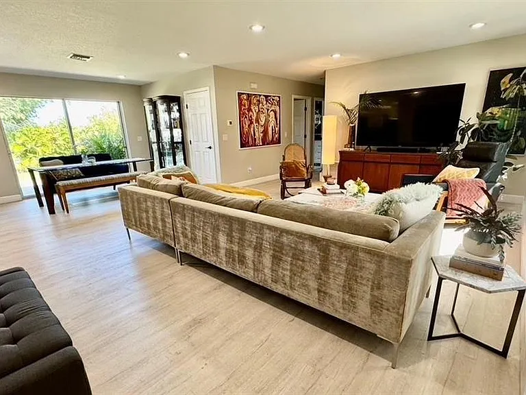 1815 Barker Dr — Photo 5