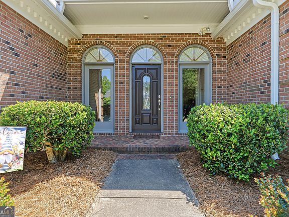 2nd image of 104 Spruce Point