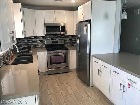 3rd image of 3041 Cornellia St