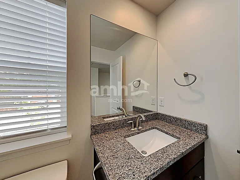1507 S Horton St — Photo 16