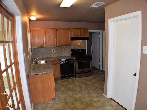 5th image of 11523 Broadmoor Dr