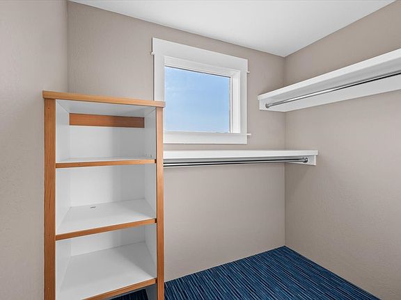 2nd image of 245 Wintersage Cir