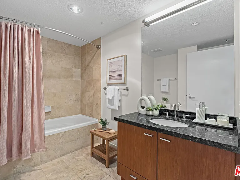 3141 Michelson Dr #1506 — Photo 38