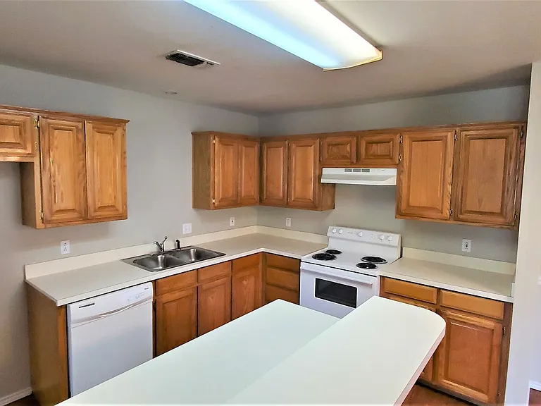 3117 N Bell Ave — Photo 7