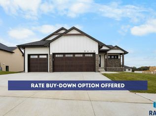 8416 E Spearfish Ct, Sioux Falls, SD 57110