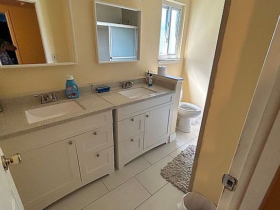 4th image of 7410 Admiralty Dr